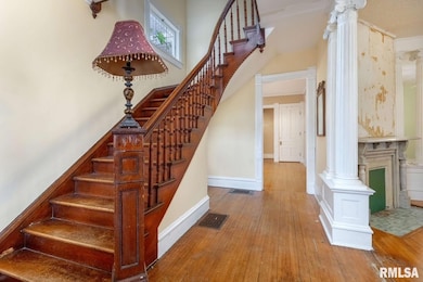 532 W 8th St, Davenport, IA 52803 - photo 7