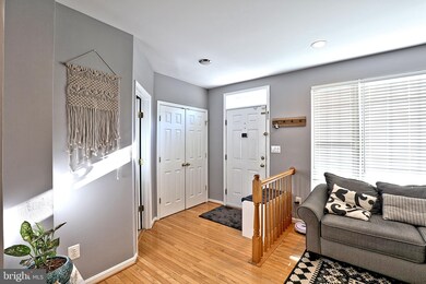 7447 Ardglass Ct, Lorton, VA 22079 - photo 2