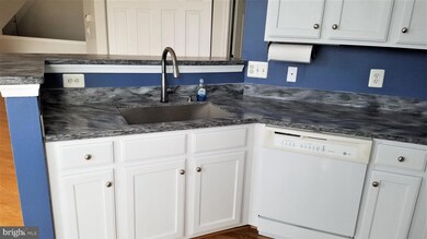 25320 Lake Mist Square unit 200, Chantilly, VA 20152 - photo 7