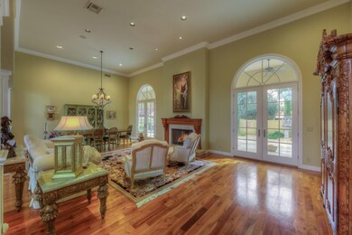 005_Living & Dining Room