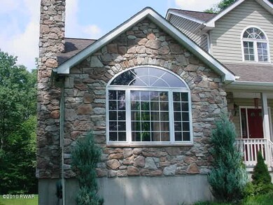 102 Delaware Crest Dr, Dingmans Ferry, PA 18328 - photo 2