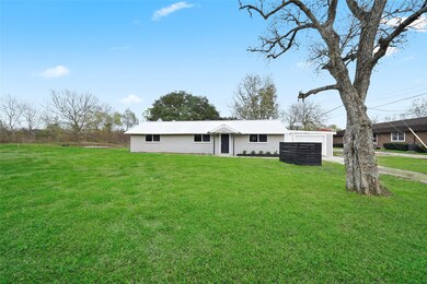 9119 Harvest Acres Dr, Manvel, TX 77578 - photo 2