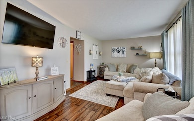 247 Kent Cir NE, New Philadelphia, OH 44663 - photo 5