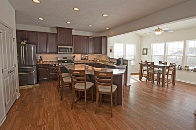 137 Saddle Ridge Dr.  - Deluxe kitchen island and 