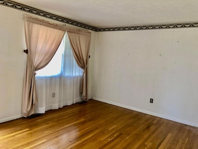 5092 Lindora Dr, Columbus, OH 43232 - photo 5