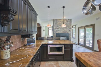 015_KITCHEN
