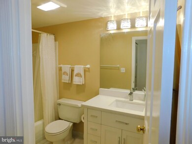 7661 Provincial Dr unit 304, West McLean, VA 22102 - photo 6