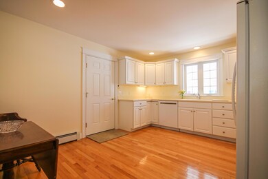 21 Sand Point Ln Cumberland - 9