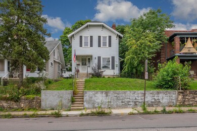 2694 Calumet