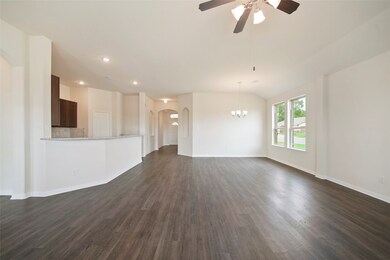 1043 Brahma Cir, East Bernard, TX 77435 - photo 5