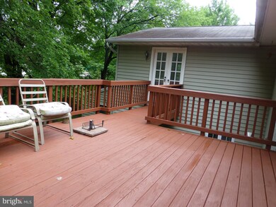 2046 Greenwich St, Falls Church, VA 22043 - photo 7