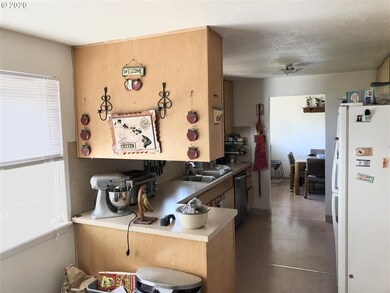 1825 E Ellendale Ave, Dallas, OR 97338 - photo 7