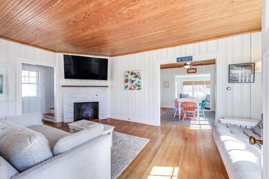 21 Worcester Ct, Falmouth, MA 02540 - photo 5