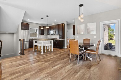 2908 Mark Twain Dr, Chaska, MN 55318 - photo 4