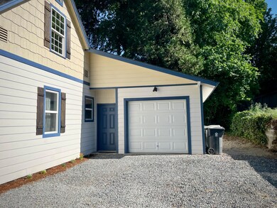 415 NW Pleasant View Dr, Grants Pass, OR 97526 - photo 7