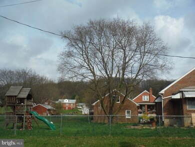 202 N 7th St, Bally, PA 19503 - photo 5