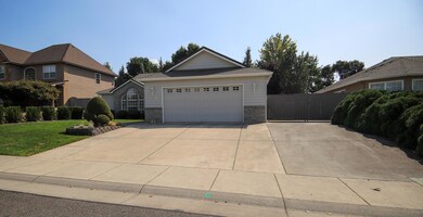 2876 Beebe Rd, Central Point, OR 97502 - photo 2