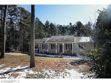 1524 Brownstone Hills Dr, Asheboro, NC 27205 - photo 2