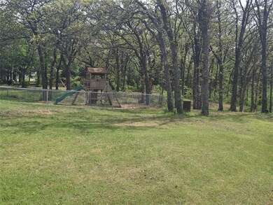 43905 Limestone Dr, Shawnee, OK 74804 - photo 4