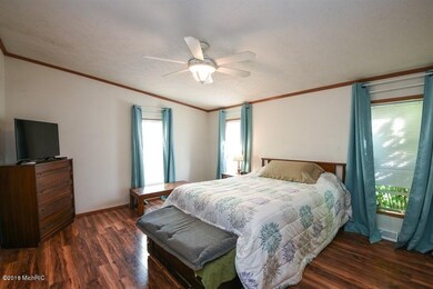 06_2175wHinchman_14_MasterBedroom_LowRes
