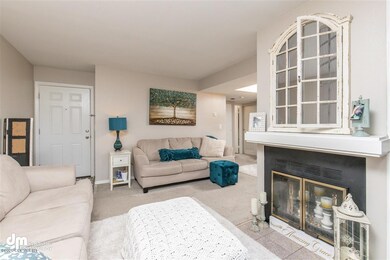 16-Living Room 20200615-DW-4877