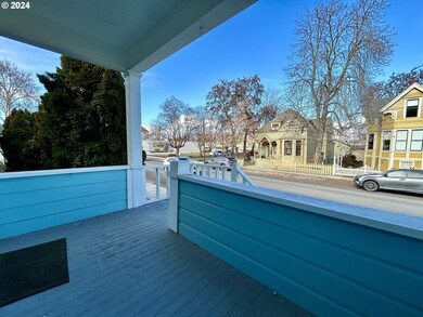 420 E 4th St, the Dalles, OR 97058 - photo 2