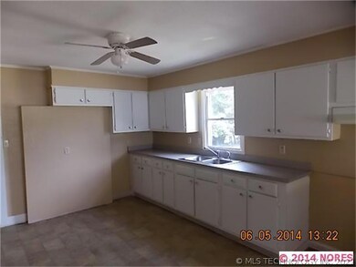 329 1/2 S 6th St, Eufaula, OK 74432 - photo 2