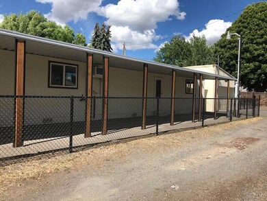 2407 Gettle St, Klamath Falls, OR 97603 - photo 4