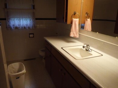 108 N East St, Yates Center, KS 66783 - photo 7