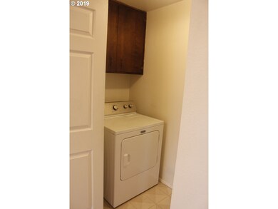 1040 Martha Ct, Eugene, OR 97401 - photo 7