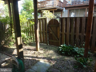 2607 Tarleton Corner Dr, Herndon, VA 20171 - photo 5