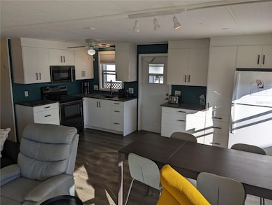 800 32nd Ave S unit 612, St. Petersburg, FL 33705 - photo 4