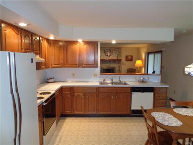 1840 Belleview Cir, Whitehall, PA 18052 - photo 5