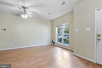 3911 Elmcrest Ln, Bowie, MD 20716 - photo 3