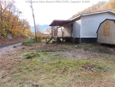 3142 Buffalo Creek Rd, Amherstdale, WV 26507 - photo 5