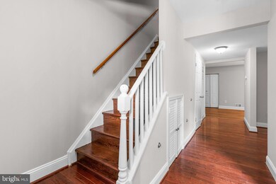 8410 Towne Crest Ct, Gaithersburg, MD 20877 - photo 4
