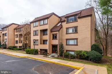 1675 Parkcrest Cir unit 100, Reston, VA 20190 - photo 3