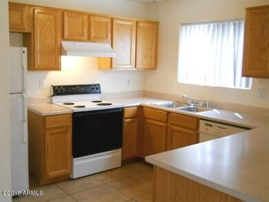 Kitchen 2.jpg