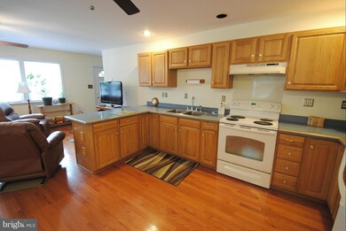 1618 Chesapeake Ln, Edgewater, MD 21037 - photo 7