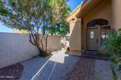 855 N Kenneth Place, Chandler, AZ 85226 - photo 2