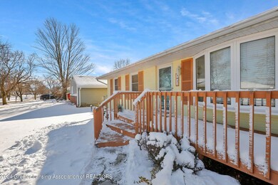 1617 Ravenswood Dr, Lansing, MI 48917 - photo 5