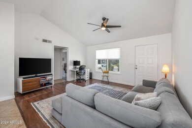 1032 E Wickieup Ln, Phoenix, AZ 85024 - photo 6