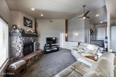 6_Great-Room_1800x1200_3640085