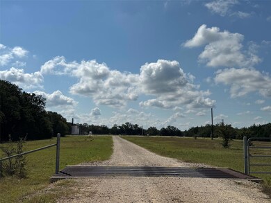 13115 Schoenemann Rd, Carmine, TX 78932 - photo 4