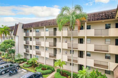 GREENS OF INVERRARY- 2 BEDROOM/2 BATH, SCREENED PA
