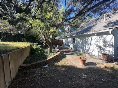 1330 N Harvey Dr, Olathe, KS 66061 - photo 6