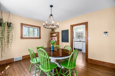 117 S Commonwealth Ave, Aurora, IL 60506 - photo 3