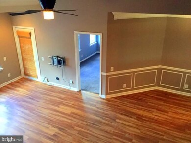 12451 Hayes Ct unit 301, Fairfax, VA 22033 - photo 3