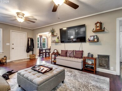 299 SW 3rd Ave, Canby, OR 97013 - photo 5