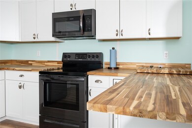 951 Cr 453, Lake Panasoffkee, FL 33538 - photo 7